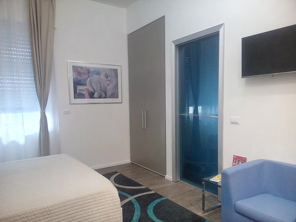 Marcona24 Aparthotel Милано Стая снимка