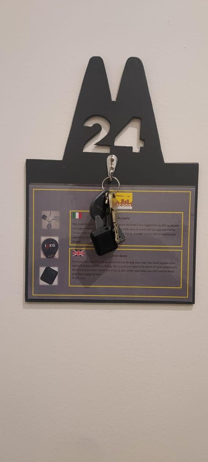 Marcona24 Aparthotel Милано Екстериор снимка