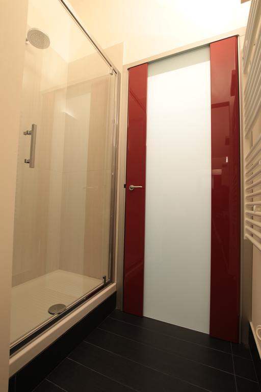 Marcona24 Aparthotel Милано Стая снимка