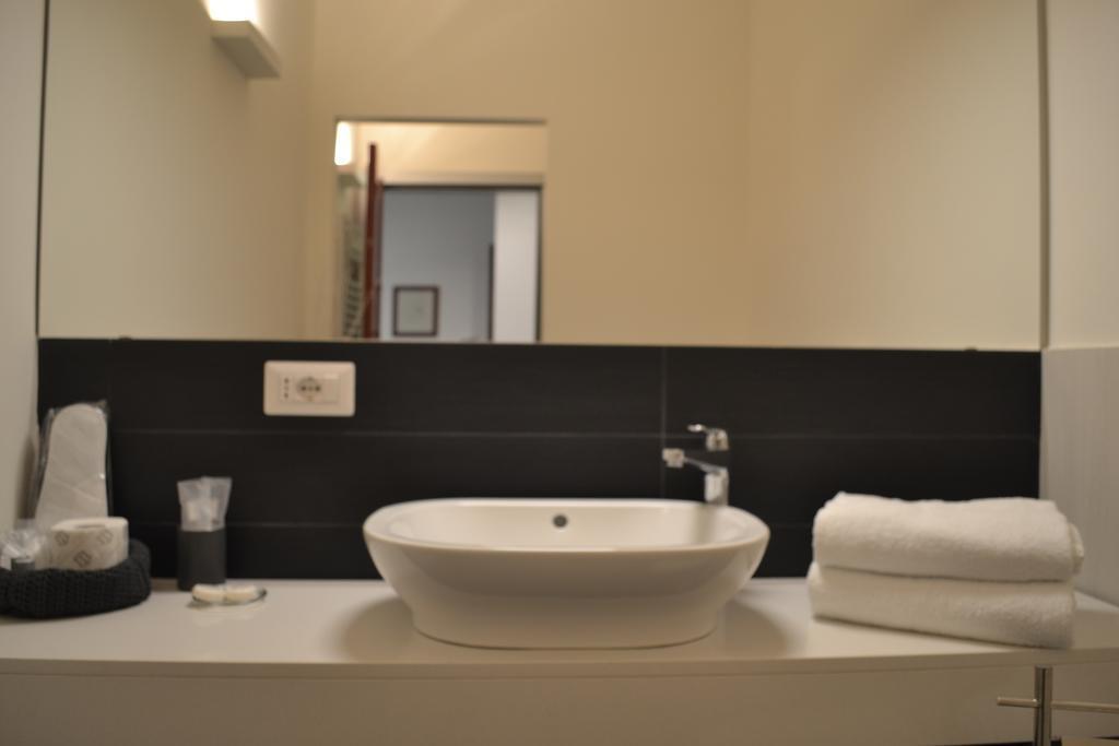 Marcona24 Aparthotel Милано Екстериор снимка